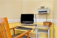 Фото SureStay Plus Hotel by Best Western Alvin