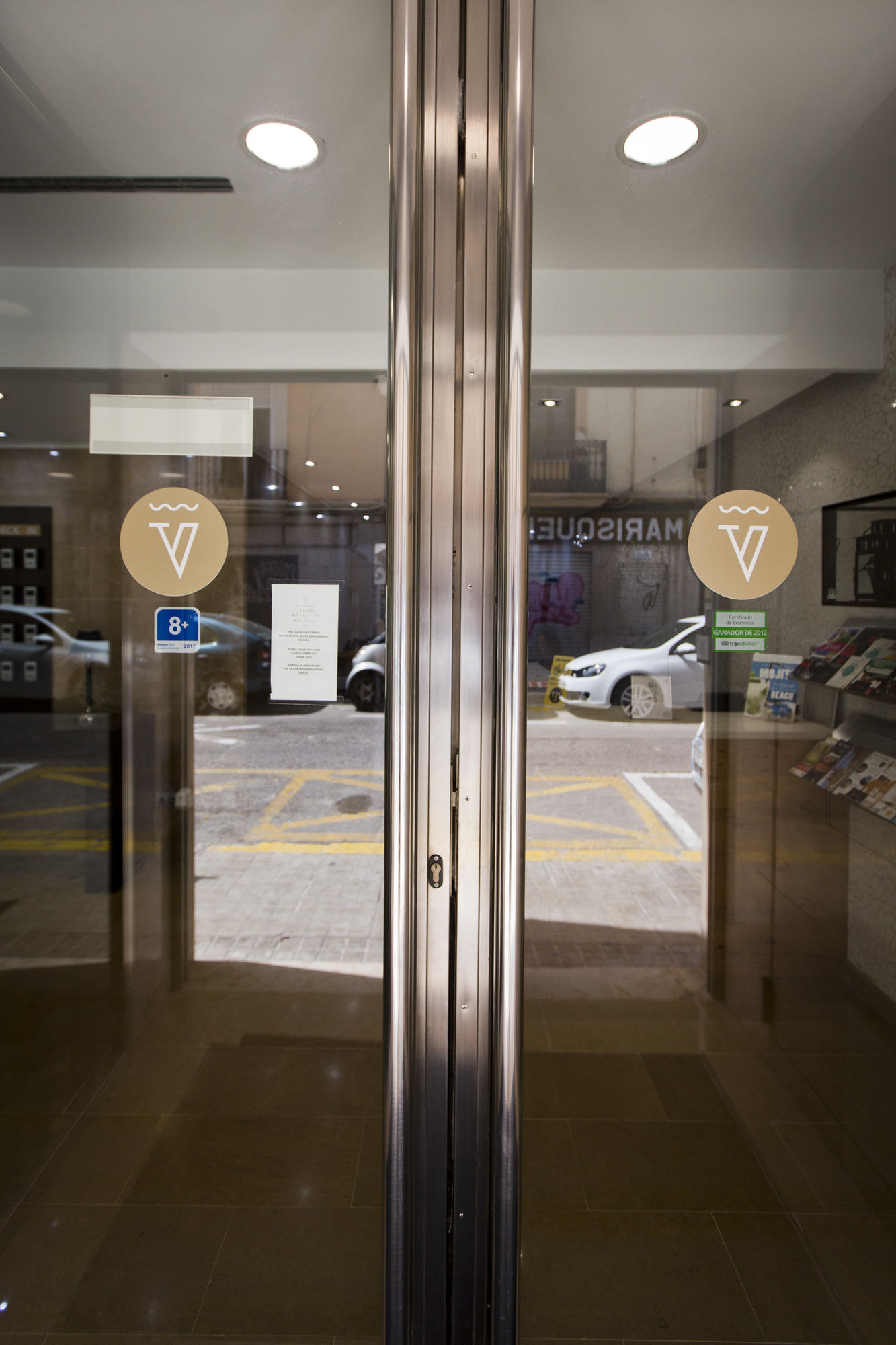 Фото You & Co. J. Botánico Boutique