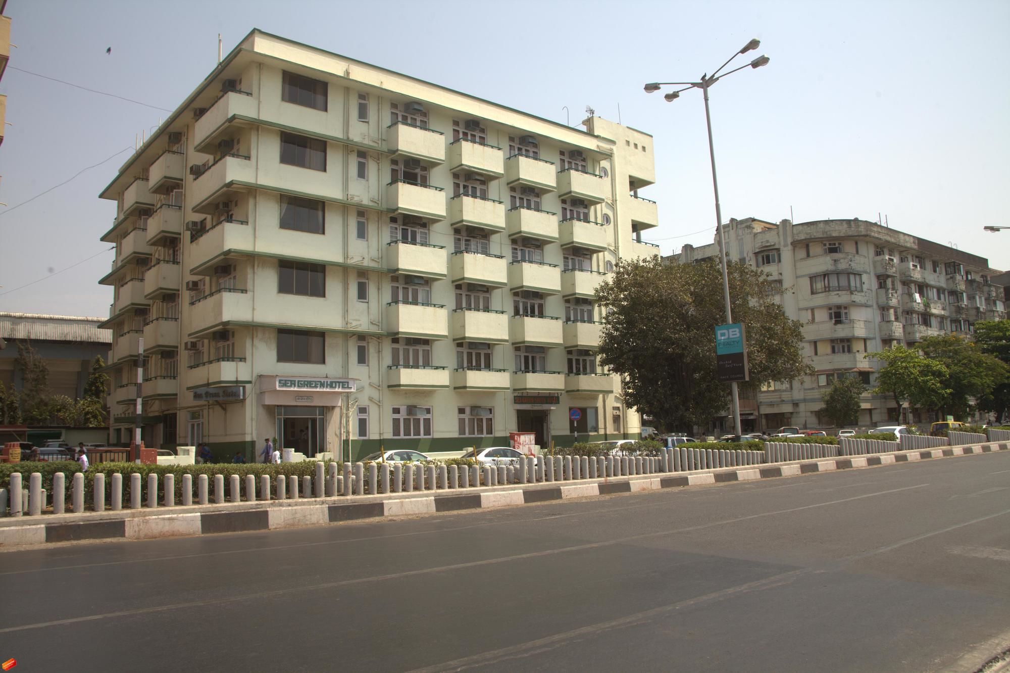 Фото Sea Green South Hotel