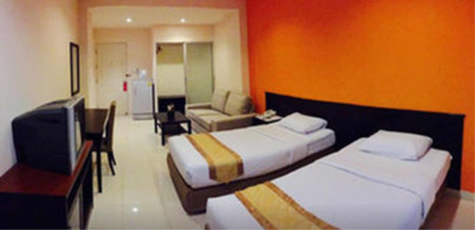 Фото The Color Living Hotel