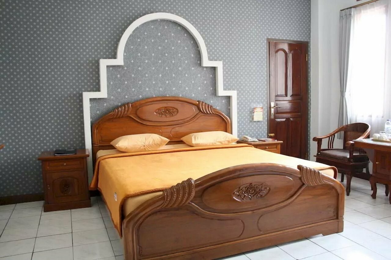 Фото Lingga Hotel