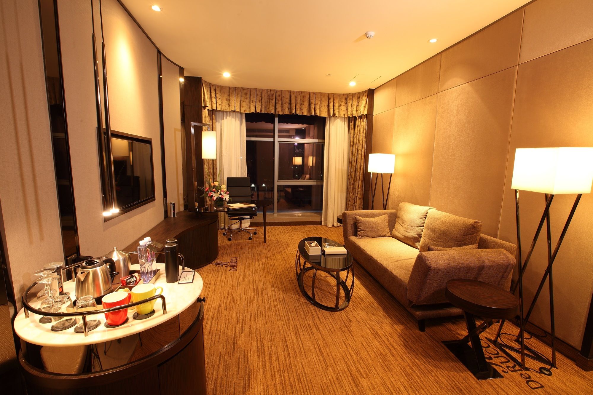 Фото DeRUCCI Hotel