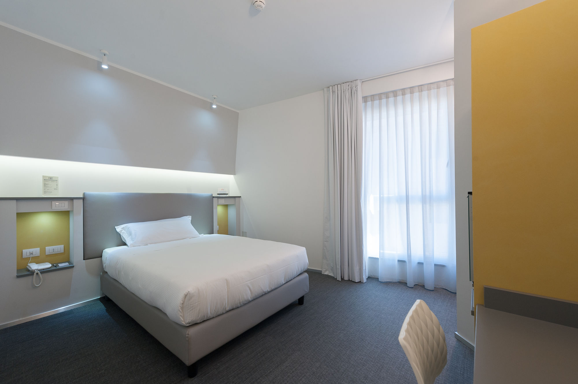 Фото Hotel Executive Inn