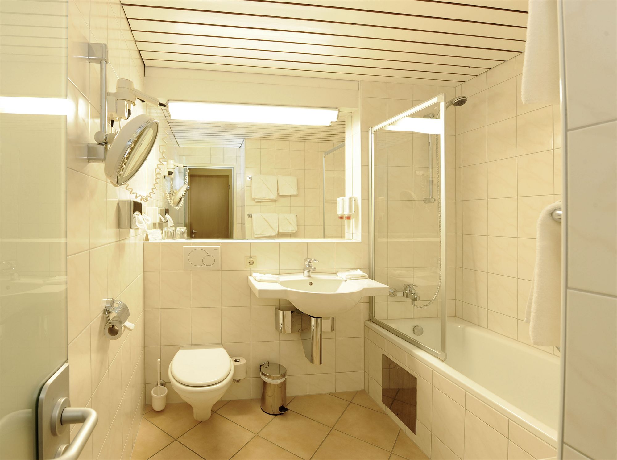 Фото Best Western Premier Central Leonhard