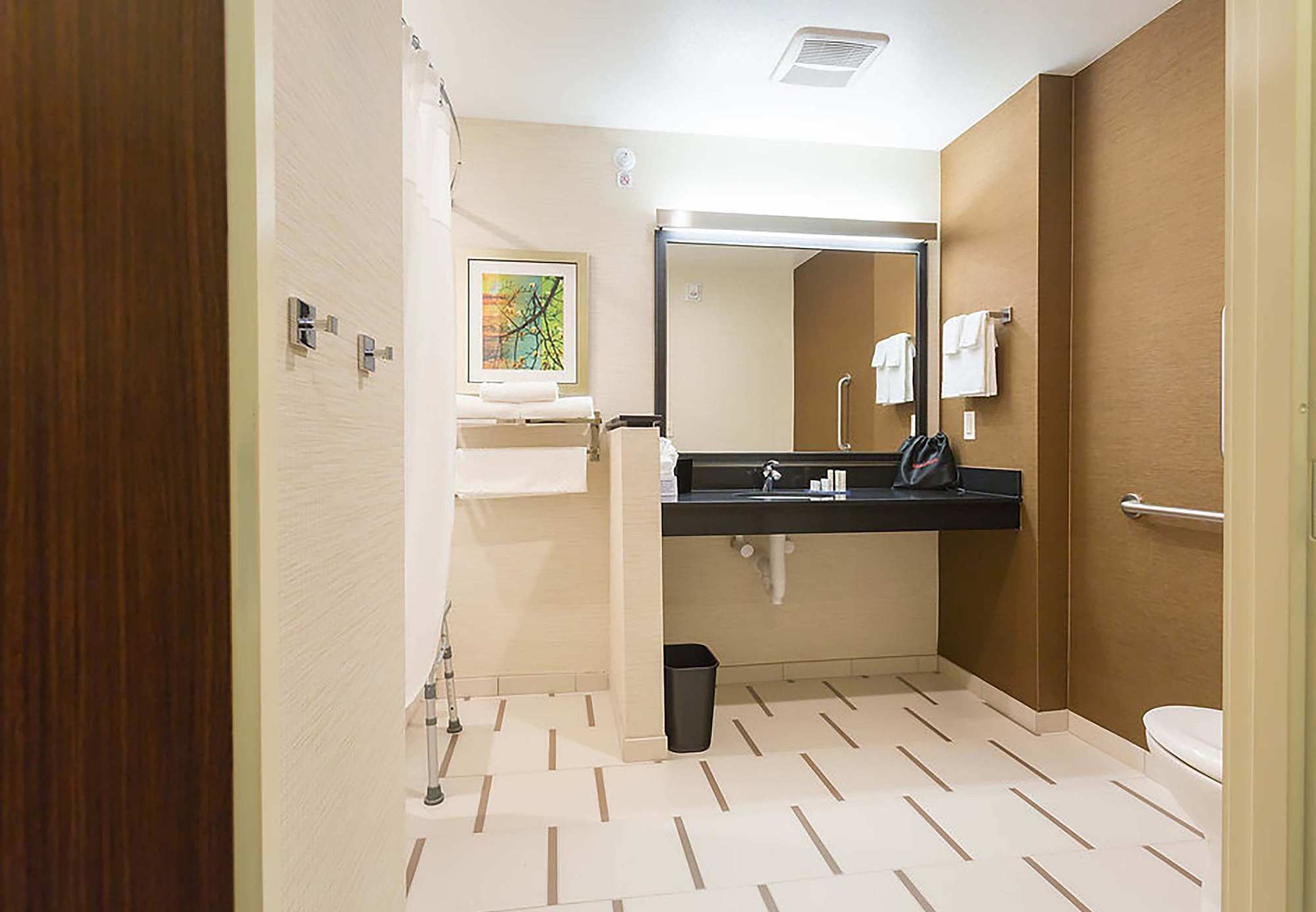 Фото Fairfield Inn & Suites Jamestown