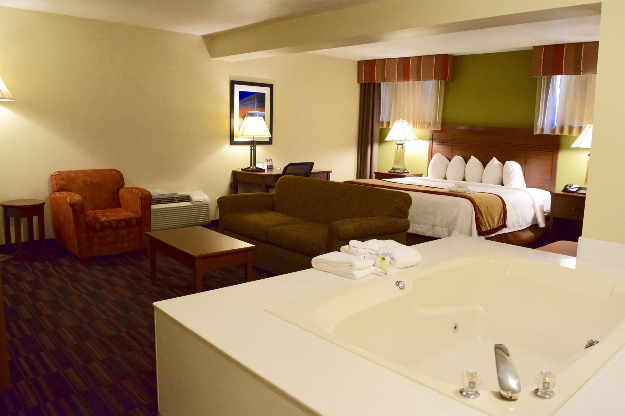 Фото Best Western Town & Country Inn