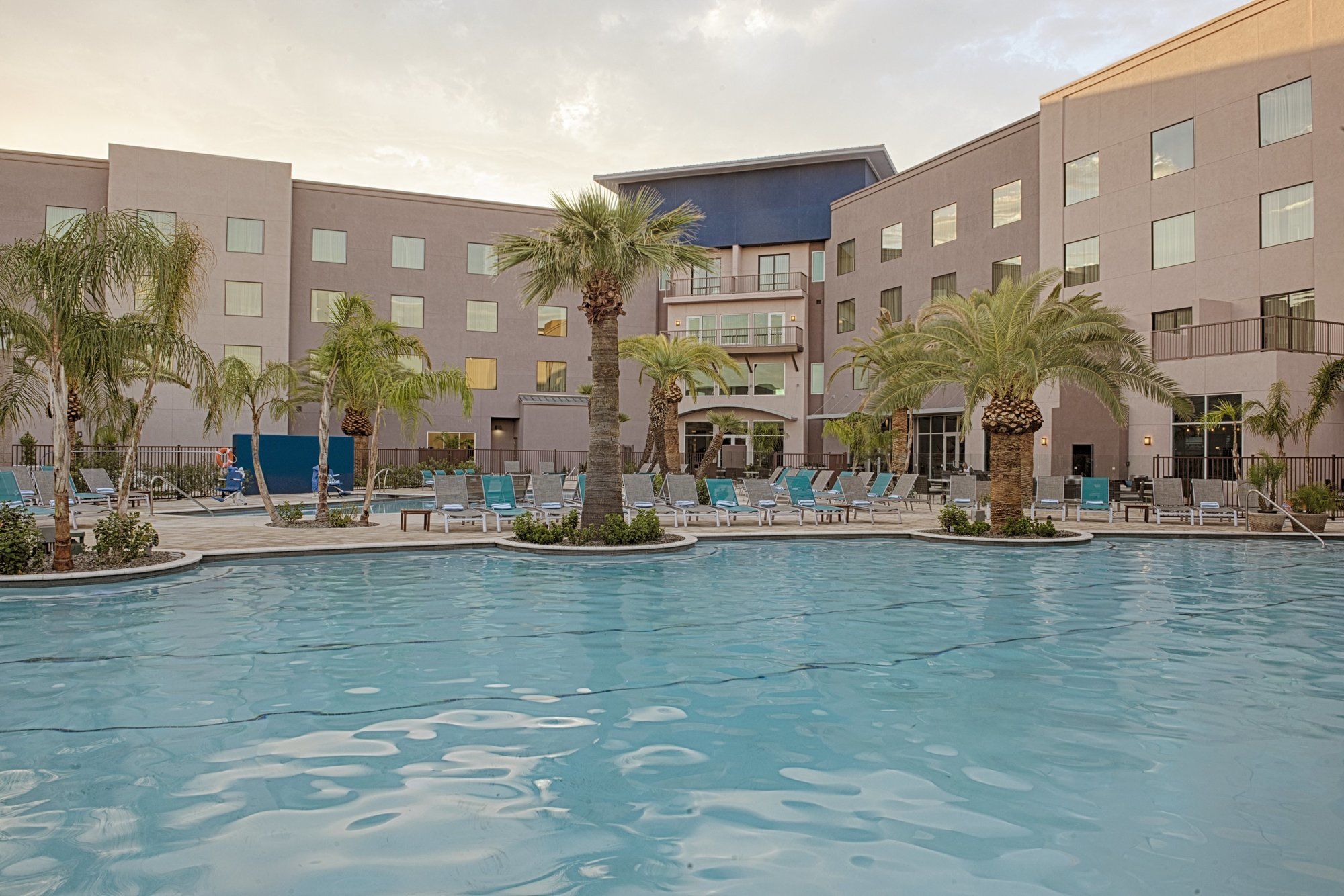 Фото Sheraton Mesa Hotel at Wrigleyville West