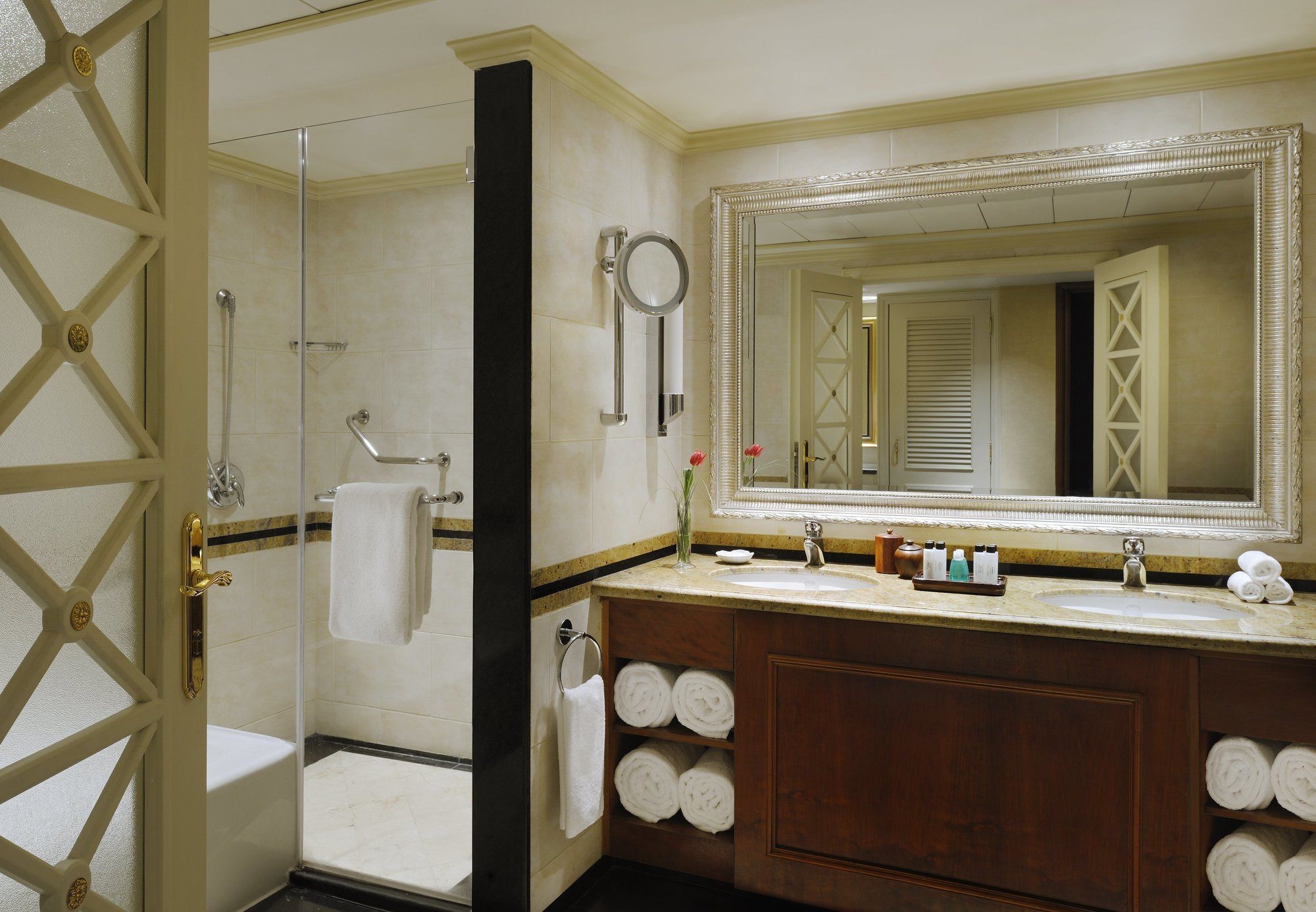 Фото Cairo Marriott Hotel & Omar Khayyam Casino