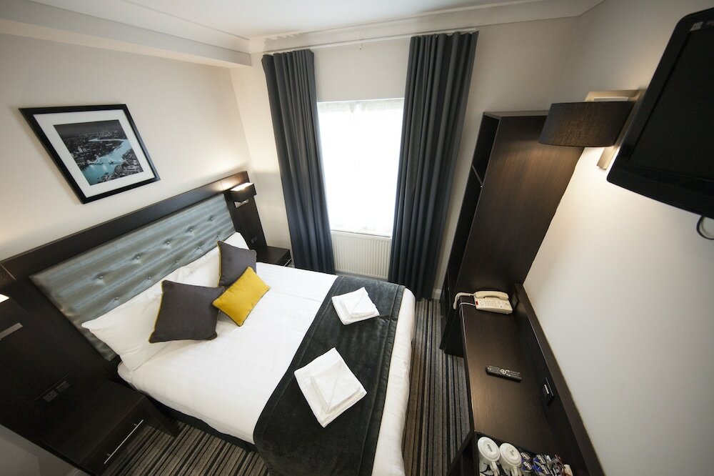 Фото St George's Inn Victoria