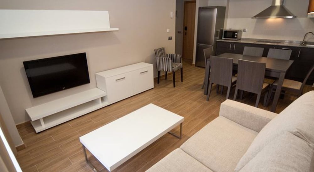 Фото Apartahotel & SPA Jacetania