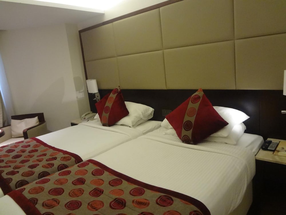Фото Ramee Guestline Hotel Juhu