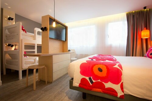 Гостиница Hôtel La Régence в Курбевуа