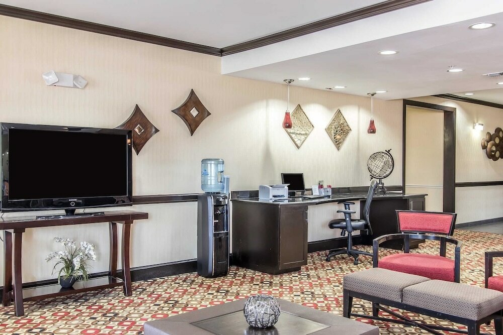 Фото Comfort Suites Lawton Near Fort Sill