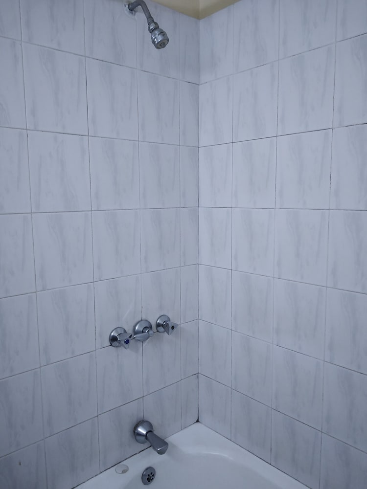 Фото The Equator Hotel