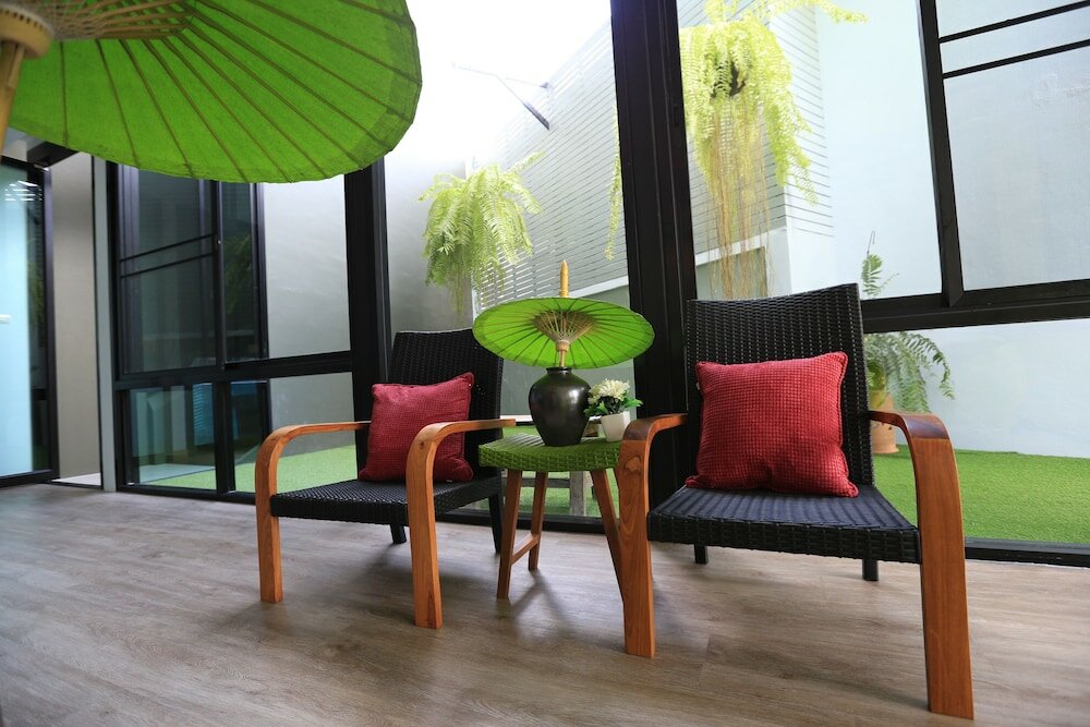 Фото The White Elephant Home