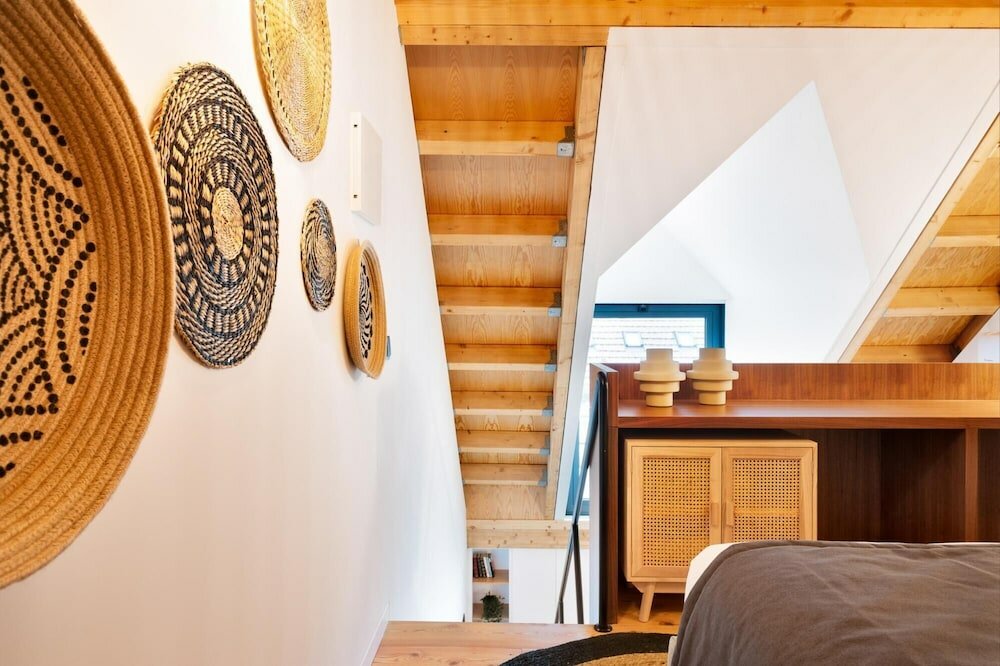 Фото Elegant Downtown Apartment