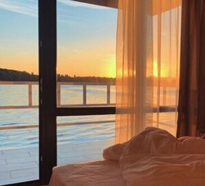 Valencia (posyolok Solnechnodolsk, Naberezhnaya ulitsa, 15Б) ، فندق