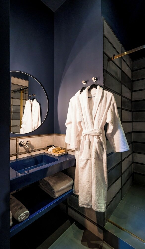 Фото Zorba & Bond hotel on the 8th