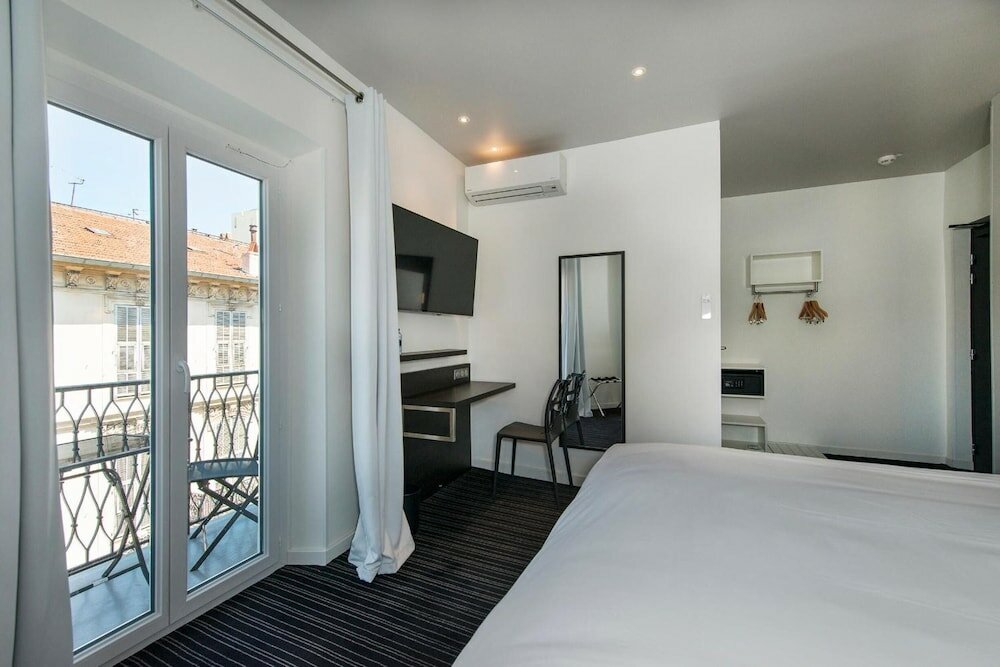 Фото Hôtel 64 Nice