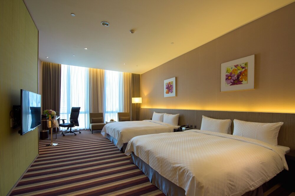 Фото Grand Royal Hotel