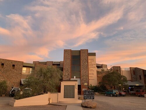 Гостиница Desert Cave Hotel в Кубер-Педи