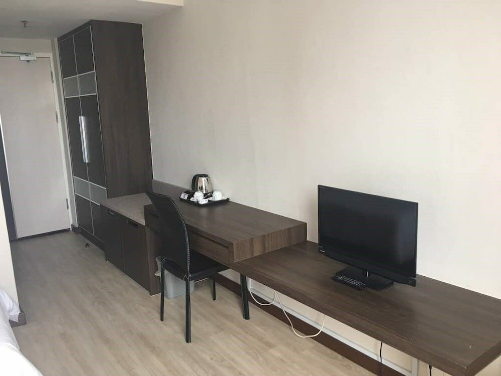 Фото Somerset Hotel