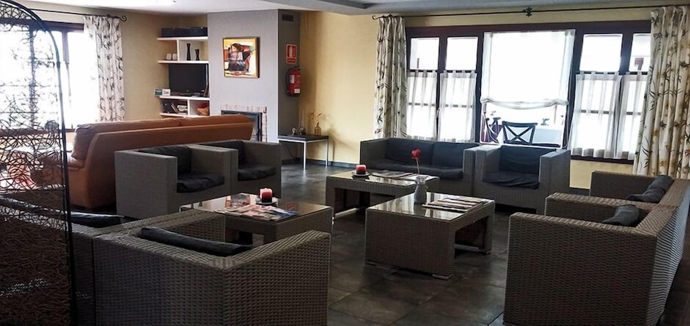 Фото Hotel Puerta del Oriente