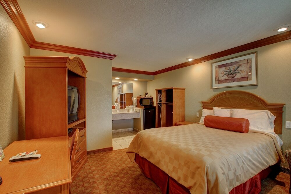 Фото Thunderbird Lodge in Riverside