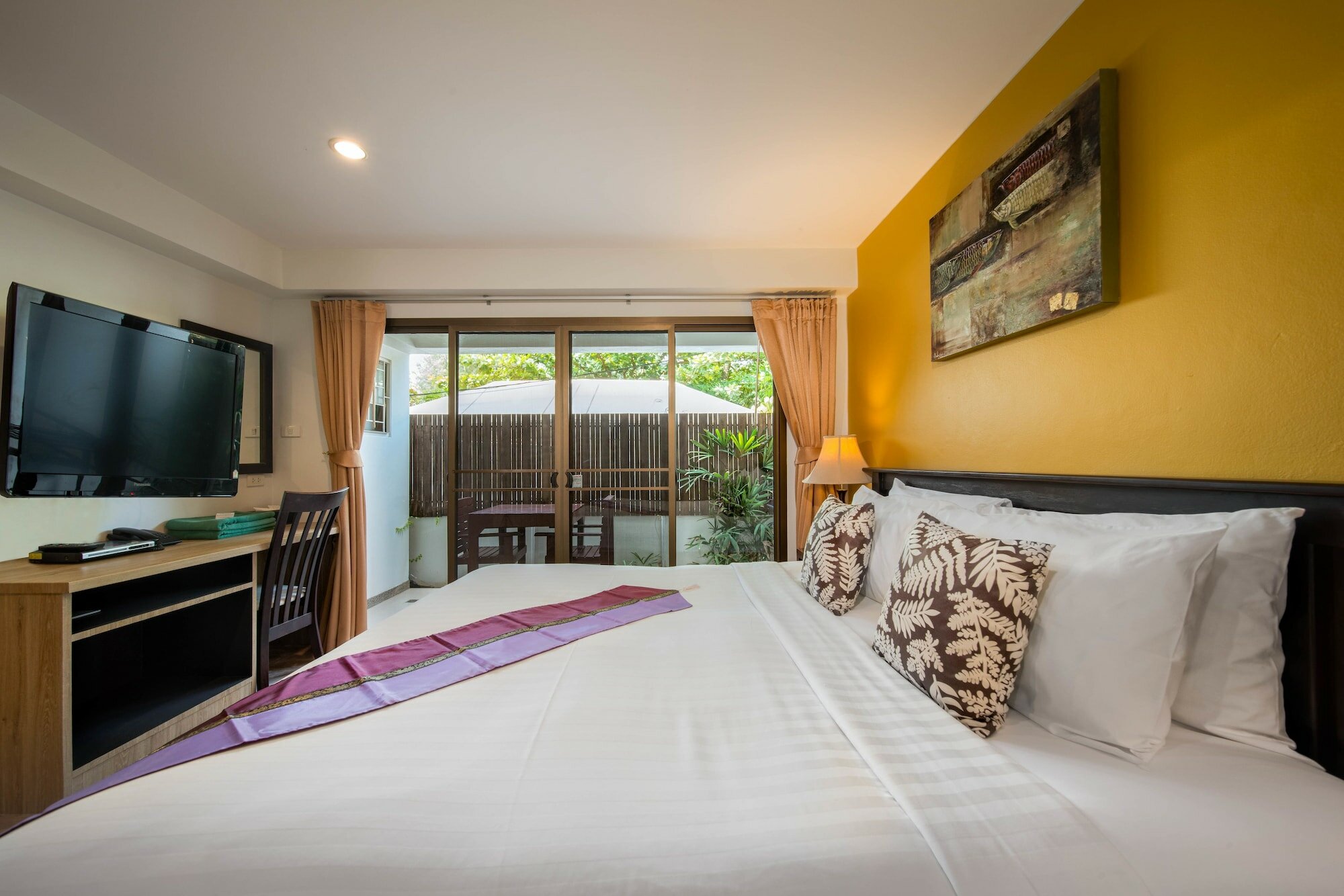 Фото Kamala Beachfront Apartment