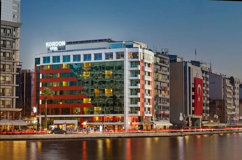 Внешний вид отеля Kordon Hotel Pasaport в Конаке, фото 1