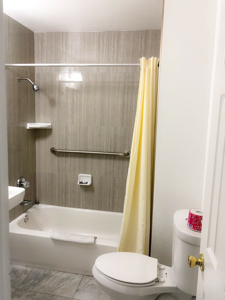 Фото Casa Blanca Inn & Suites