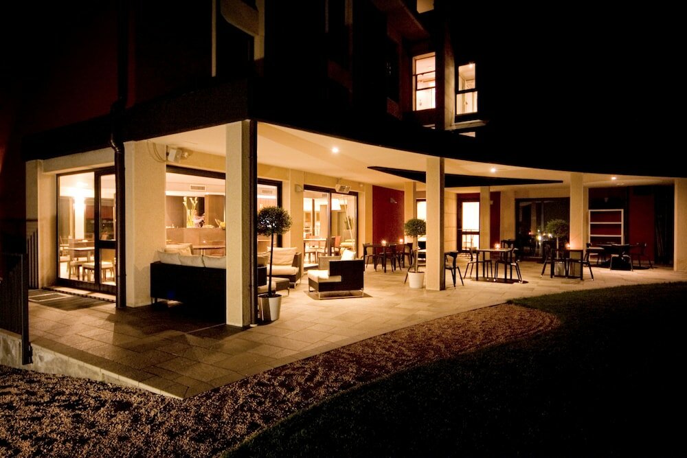 Фото Red S Redaelli Hotel