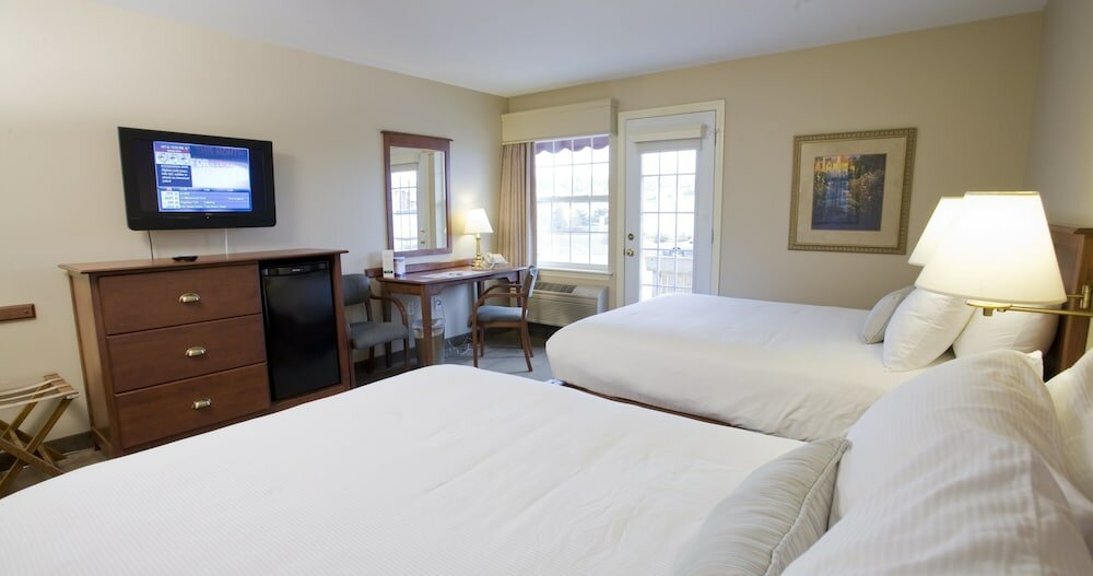 Фото Amsterdam Inn & Suites Moncton