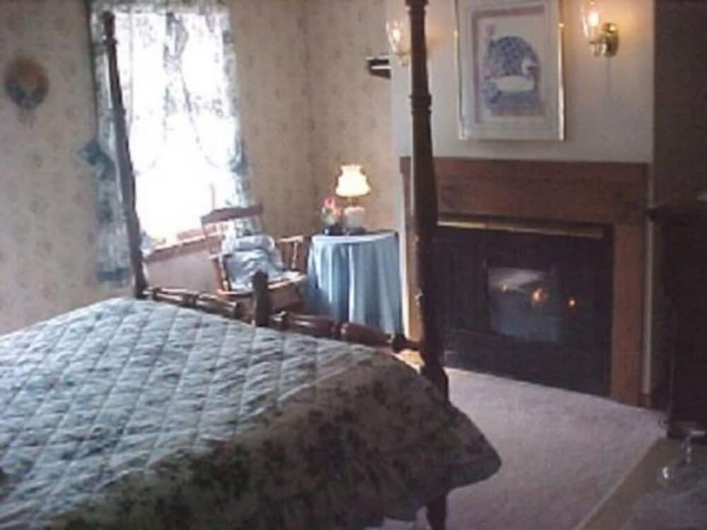 Фото Sturbridge Country Inn