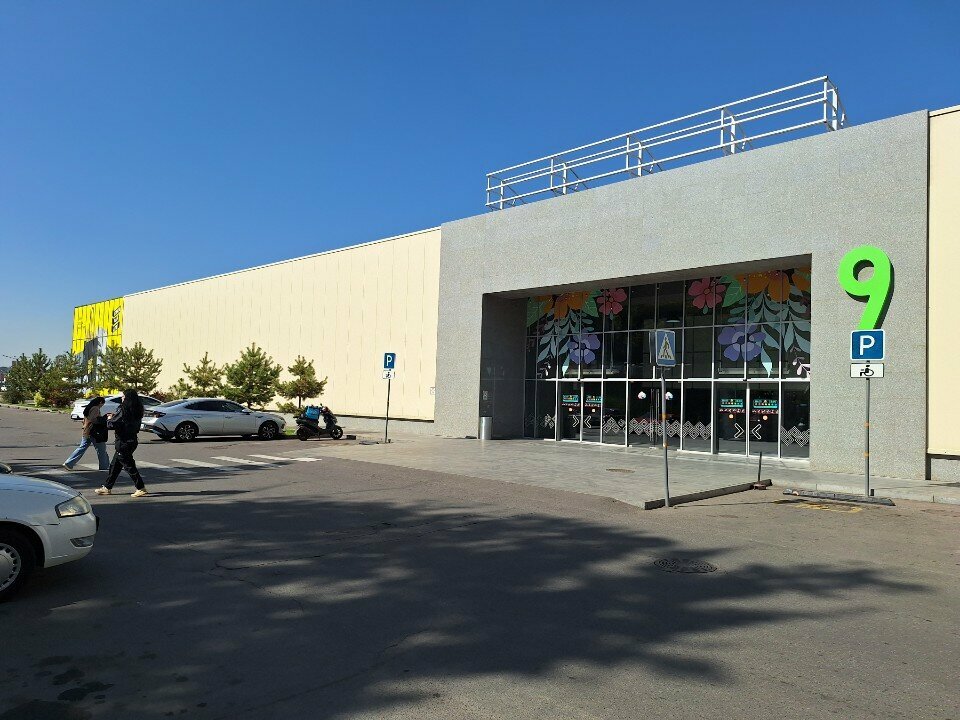 Clothing store Furor, Almaty, photo