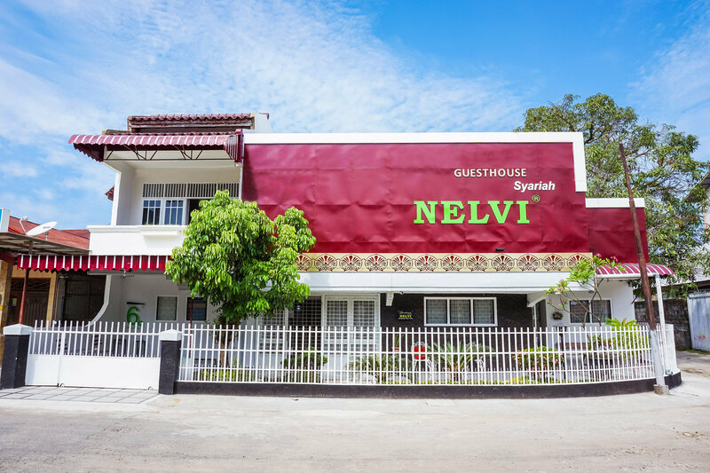 Гостиница Oyo 433 Nelvi Guest House Syariah в Паданге