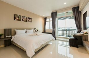 Гостиница Evergreen Suite Hotel