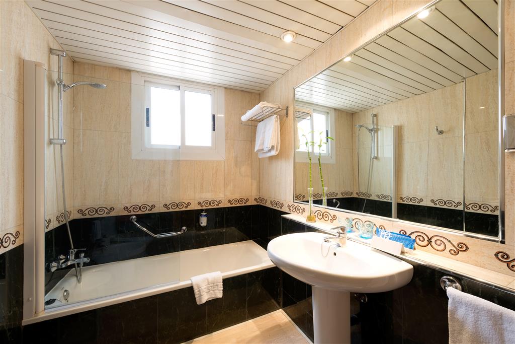 Фото 194983754847