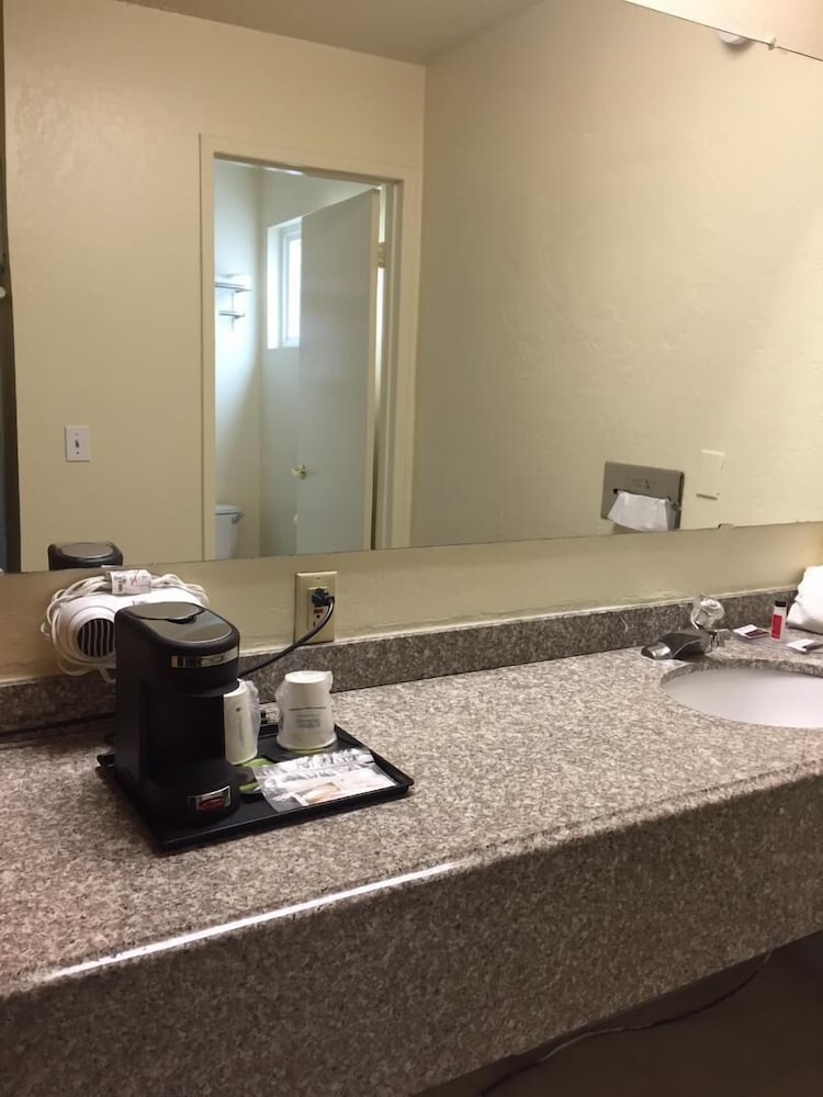 Фото Tiki Lodge Motel