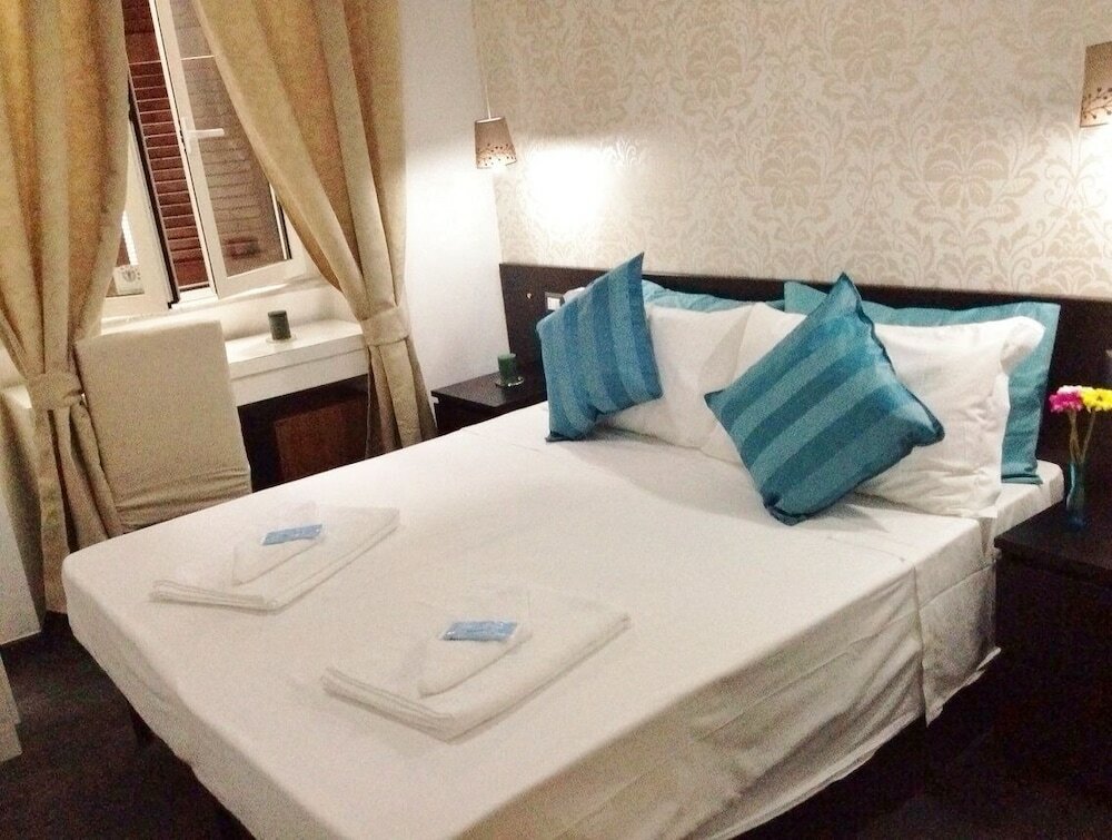 Фото The Place in Rome