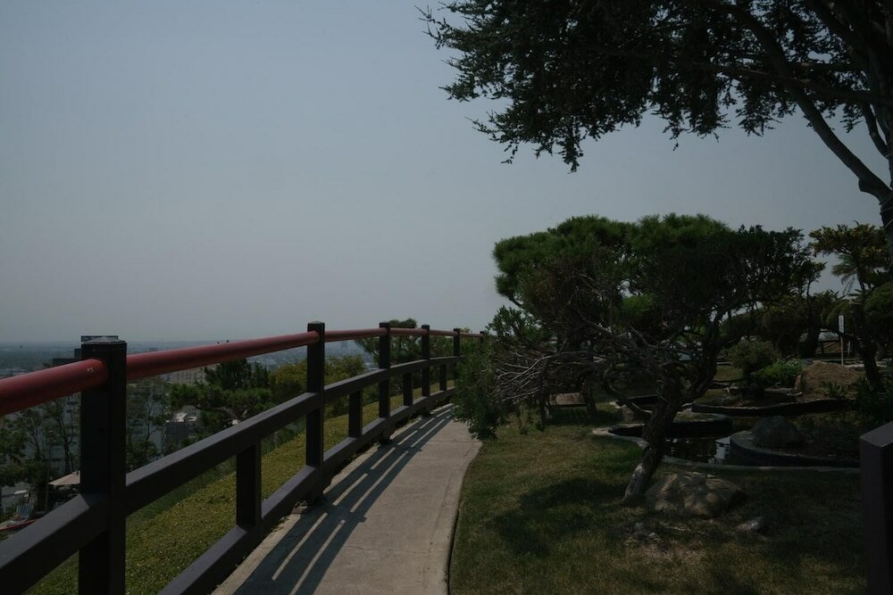 Фото Hollywood Hills Hotel