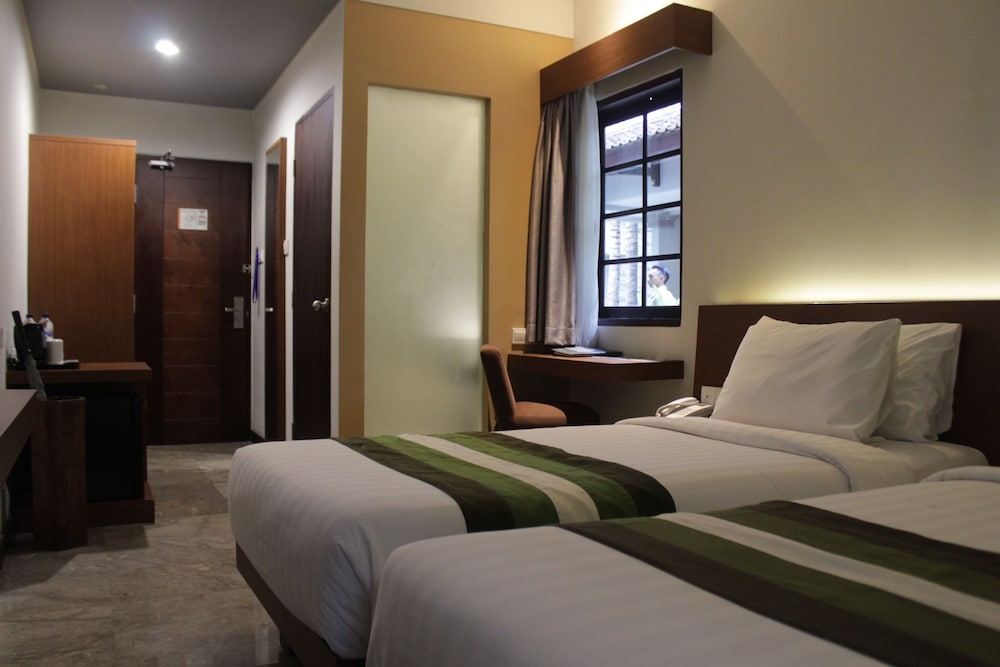 Фото Grand Whiz Hotel Nusa Dua Bali