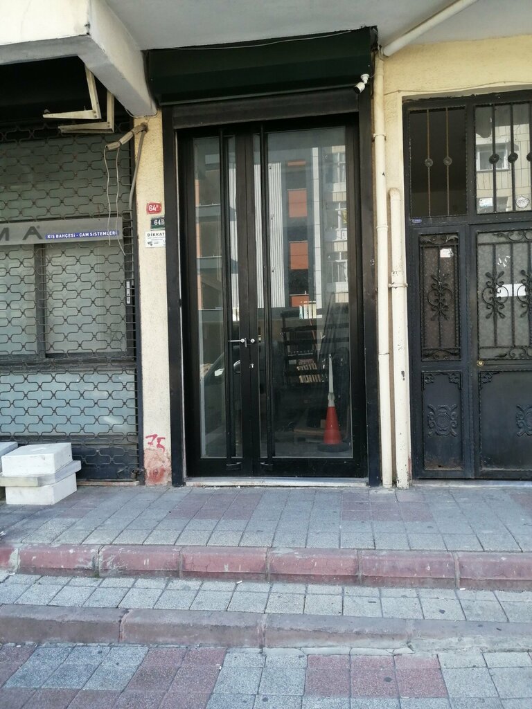 هياكل الإطار والمظلة Rma Balkon ve Camlama Sistemleri ، اسطنبول، صورة
