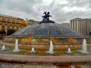 Фонтан Часы мира (Москва, Манежная улица), фонтан в Москве