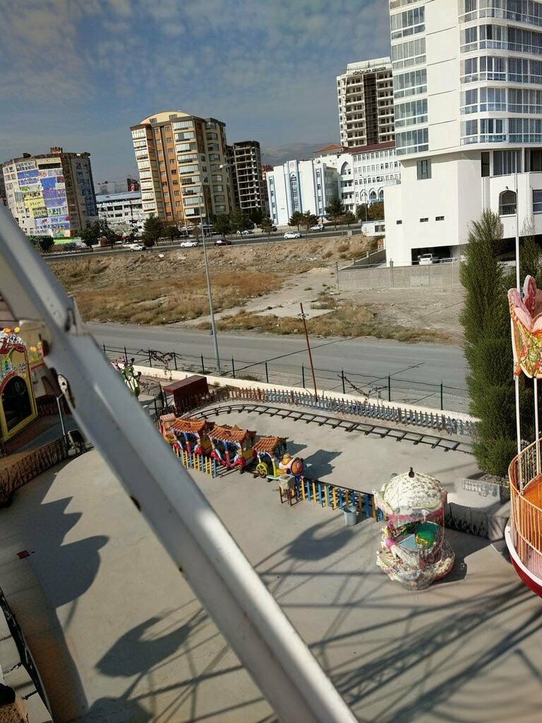 Amusement park Atlantis Go-Kart, Nigde, photo
