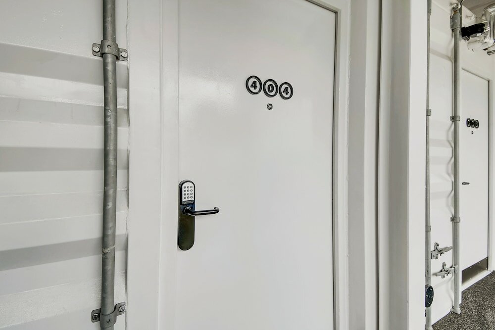 Фото StowAway Waterloo