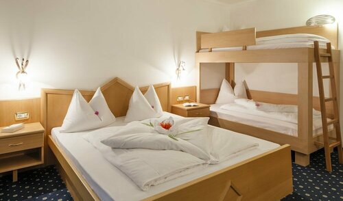 Гостиница Hotel Bergkristall