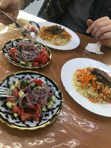 Золотая Бухара (posyolok gorodskogo tipa Radumlya, 70/1) ، مقهى