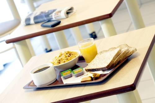 Фото Première Classe Versailles Saint Cyr L'ecole