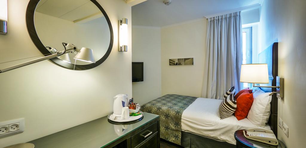 Фото Metropolitan Hotel